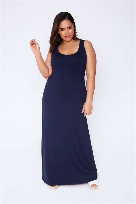 navy blue sleeveless maxi dress.